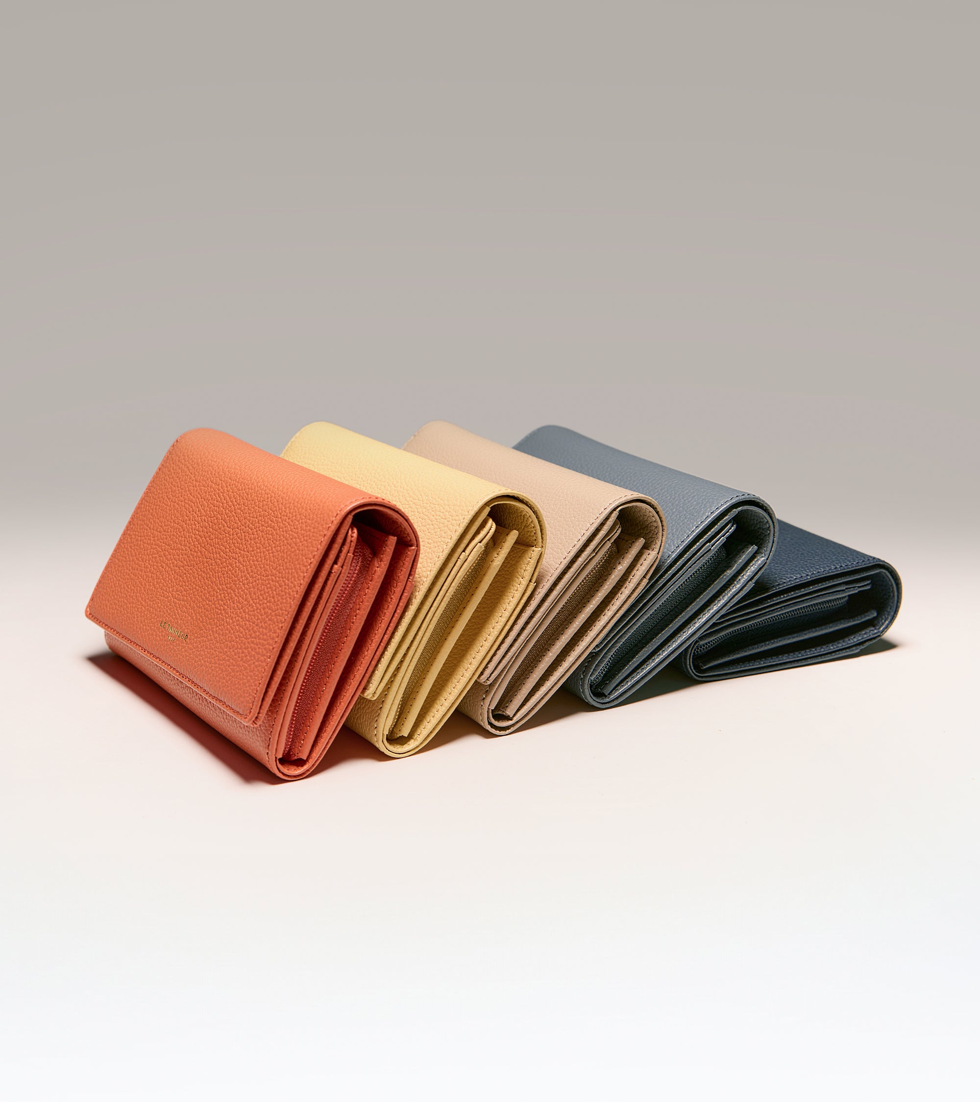 Emilie wallet in grained leather