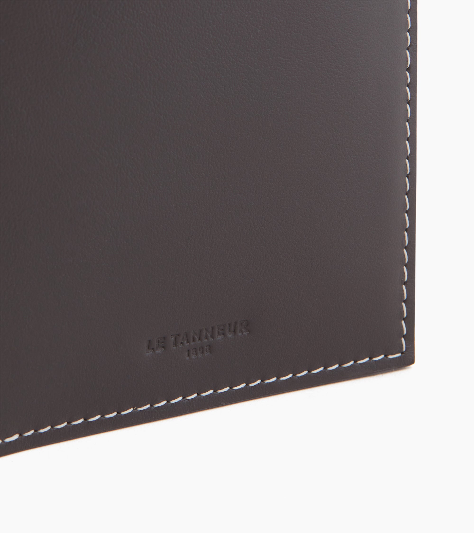 Léon horizontal zippered wallet in smooth leather