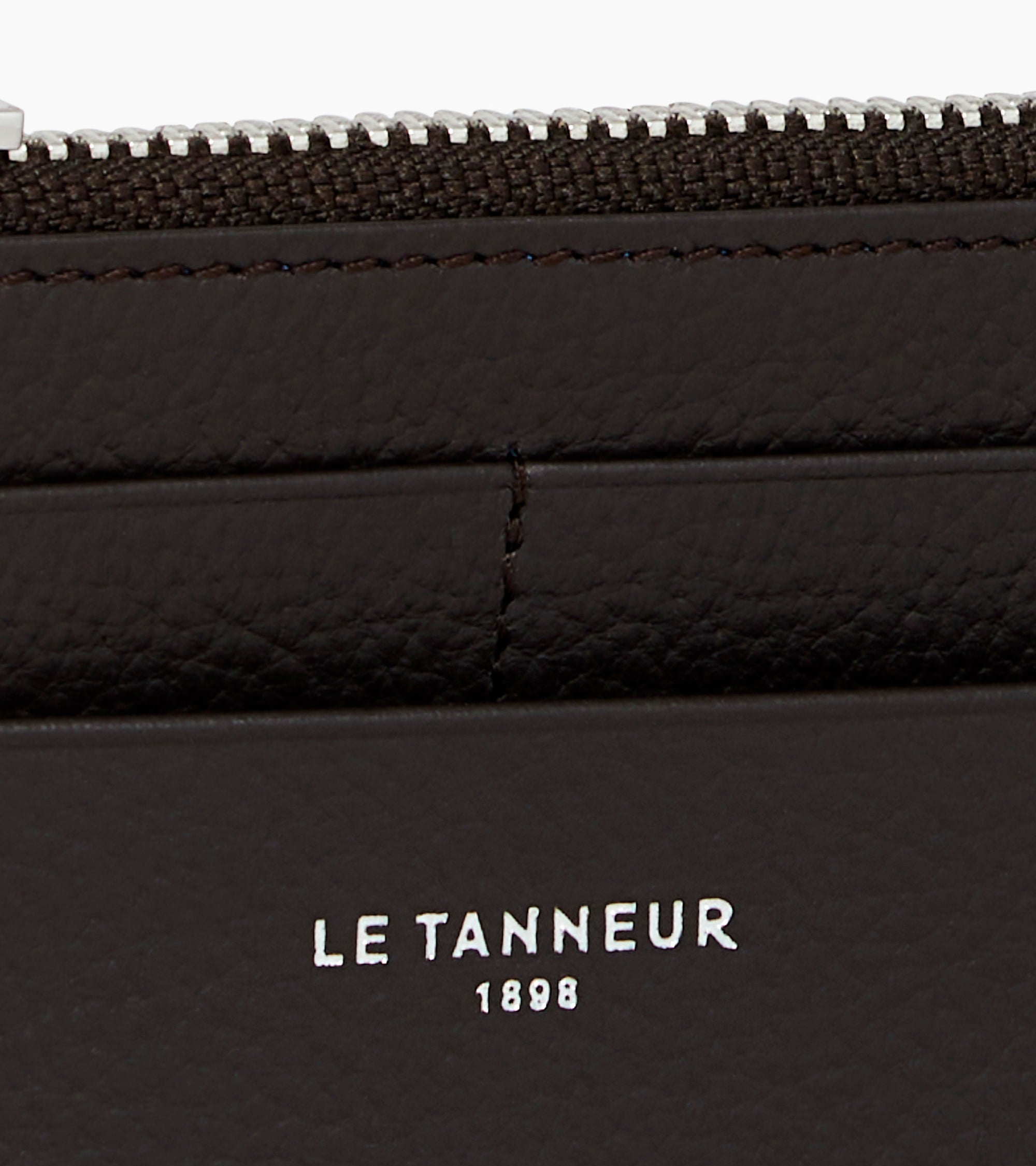 Emile medium-sized, zipped card case in pebbled leather