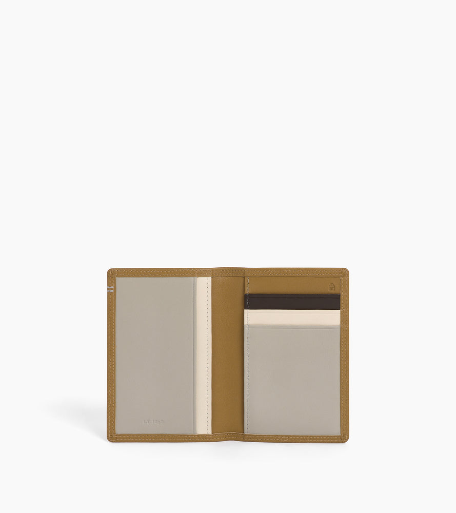 Martin vertical card holder in smooth leather