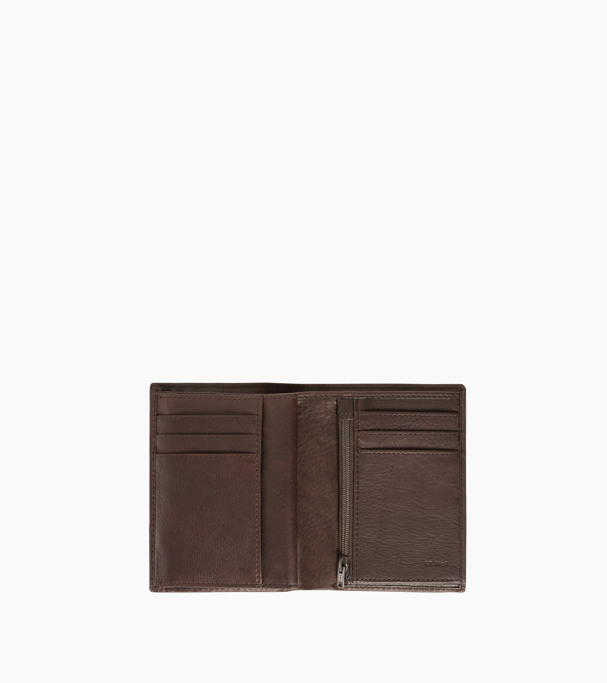 Medium zipped vertical wallet with 3 sections in oiled leather.